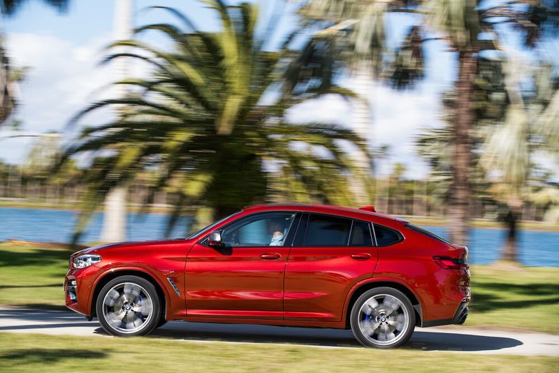 Bei den Motoren setzt BMW auf vier Diesel und drei Benziner, alle in Kombination mit Allradandtrieb und Achtgangautomatik. (BMW)