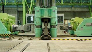 50 000-kN-Schmiedepresse, die nun bei Thyssen-Krupp VDM in Unna in Betrieb gegangen ist. (Archiv: Vogel Business Media)