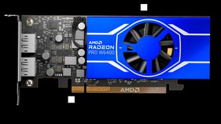 Die AMD Radeon Pro W6400 basiert auf der RDMA-2-GPU Navi 24, die der Hersteller ebenfalls für die Radeon RX 6500 XT verwendet. Allerdings sind bei der kleinen Pro-Karte nur 768 der 1.024 Stream-Prozessoren aktiv. (AMD)