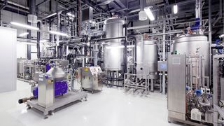 Bislang sind die E-Fuel-Raffinerien noch klein. (AUDI AG)