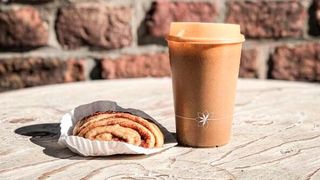 Ein nachhaltiger Becher ist der aktuelle Use Case des Reallabors. (Bild: Kuka)