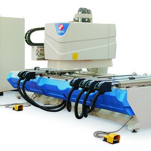 Spielarme Planetengetrieben treiben die Holzbearbeitungs-Maschine Project 415 von Masterwood an.