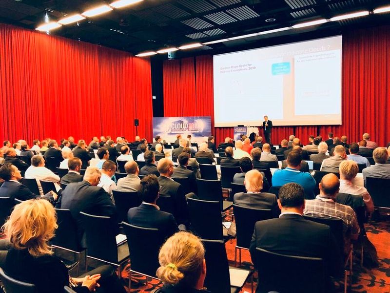 Der volle Saal steht sinnbildlich für die Dynamik im Geschäft rund um die Cloud. (Bild: Vogel IT-Medien)