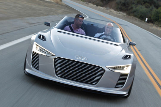 Audi hat seine E-Tron-Spyder-Studie losgelassen. Und einige Journalisten hatten die Gelegenheit, den Prototypen zu testen. (Audi)