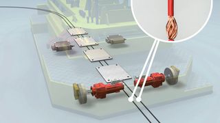 Von dem fest verlegten Leiter wird elektrische Energie berührungslos auf einen Transportwagen übertragen. (SEW/E&E Kabeltechnik)
