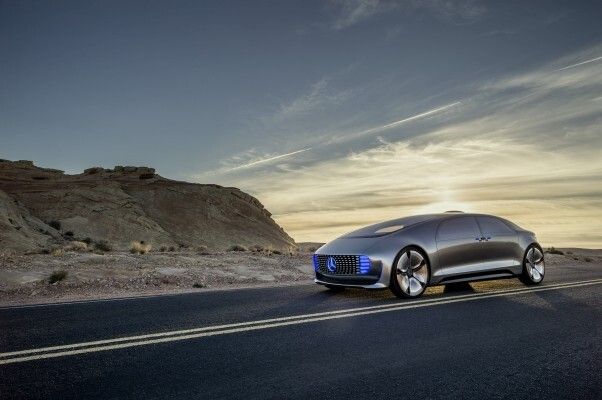 Mercedes-Benz F 015 - Luxury in Motion (Mercedes-Benz)