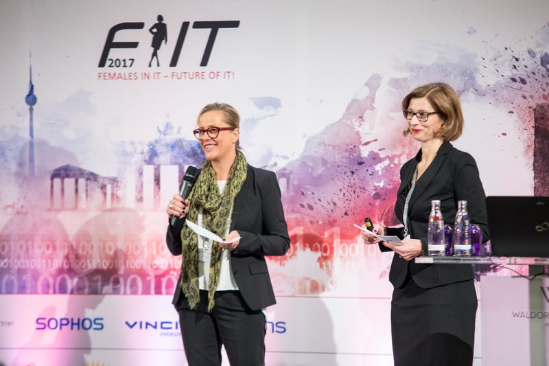 Die Gründungsmitglieder WIN Evelyn Vogt und Daniela Schilling stellen das Women’s IT Network vor (Bild: Vogel IT-Akademie)