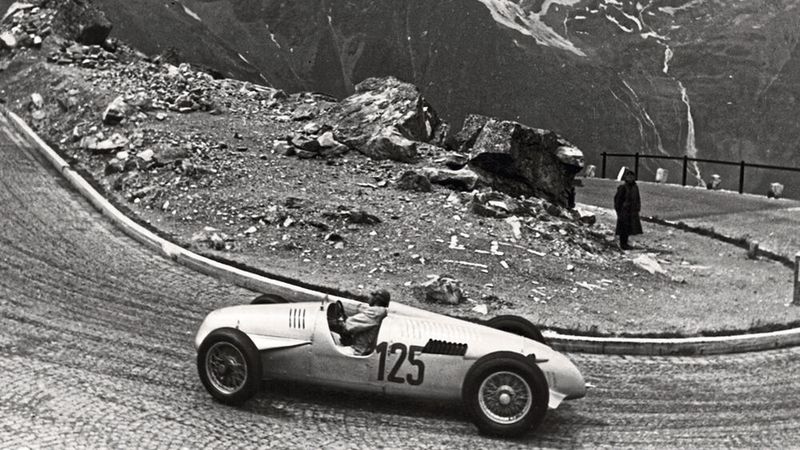 Die Auto-Union-Rennwagen (Grand-Prix-Wagen Typ A bis D) kamen zwischen 1934 und 1939 zum Einsatz. Die in Zwickau im Werk Horch der Chemnitzer Auto Union AG entwickelten Fahrzeuge basierten auf einem Rennwagenprojekt des Stuttgarter Konstruktionsbüros von Ferdinand Porsche.  (Bild: Audi)