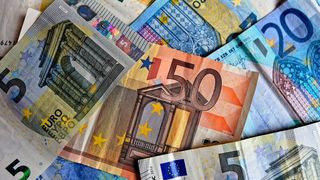 Wieviel verdienen Berufseinsteiger nach dem Studium? Vor allem Ingenieure im Maschinenbau und der Automobilbranche können sich über viel Gehalt freuen.  (gemeinfrei)