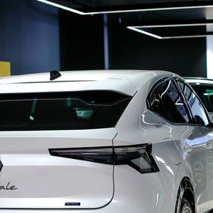 Der Showroom ist in der neuen Renault-CI gestaltet.(Bild:  Autowelt Hartmann)