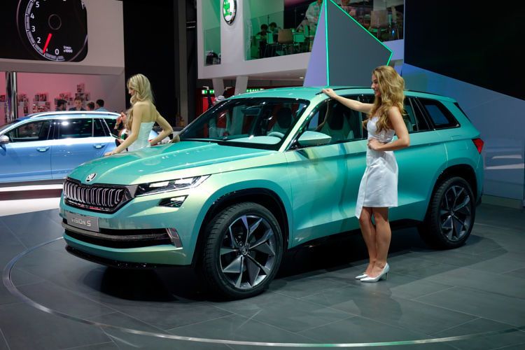 Zum anderen durch die Serienversion der in Genf vorgestellten Skoda-Studie Vision S. Der Siebensitzer soll 2017 kommen und ist größer als der Tiguan. (Foto: Christian Otto)