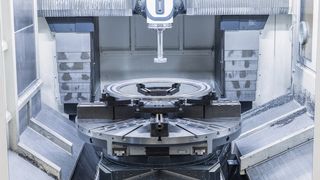 Das Spannfutter, hier ein HWR Inoflex VL180, wird bei Pfister Fertigungstechnik direkt in den Maschinentisch des Bearbeitungszentrums eingelassen – die Lösung entstand in Zusammenarbeit mit HWR Spanntechnik. (Bild: HWR Spanntechnik/maikgoering)