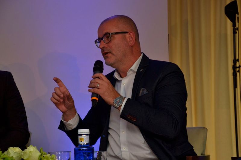 Dino Damiano, Vertriebsdirektor bei Mazda Deutschland, erläuterte die neue Weichenstellung im Handelsmarketing. (Mauritz)