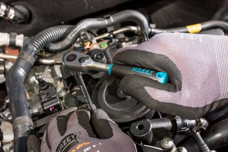 Die 1/4-Zoll-Ratsche 863 HP hält einem maximalen Drehmoment von 120 Nm stand.  (Hazet)
