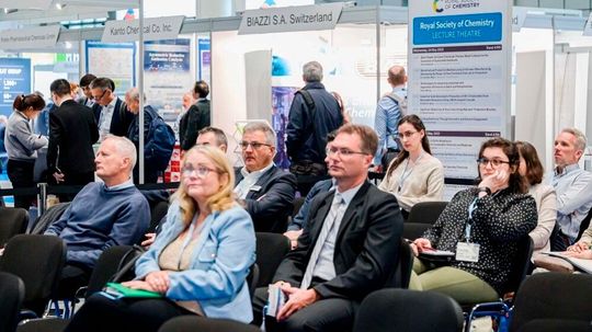 Die Chemspec Europe 2025 brachte über 7.000 Fachbesucher und 424 Aussteller aus 23 Ländern zusammen.(Bild:  Reed Exhibitions)