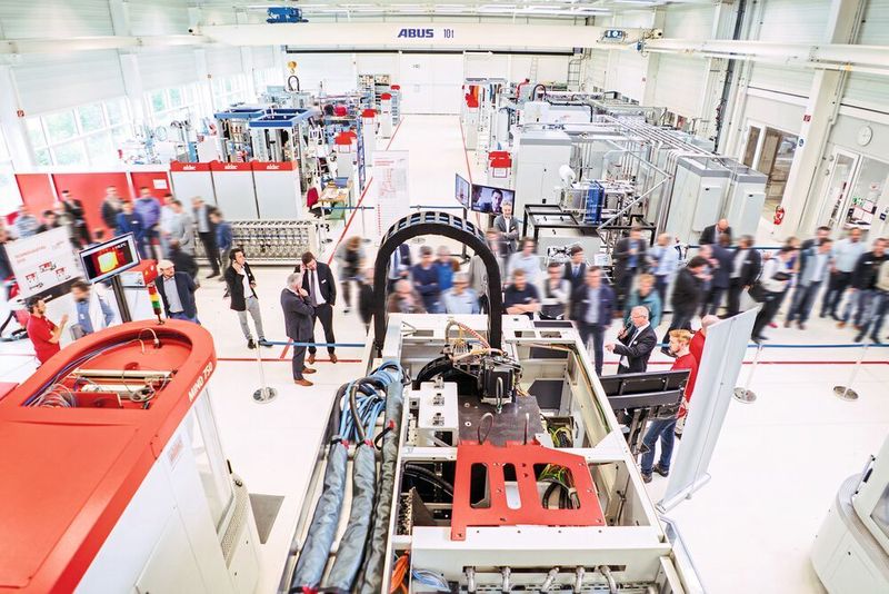 Die Induktionserwärmung im industriellen Umfeld stand im Fokus des Technologietags in  Dornstetten (D). Neben den interessanten Vorträgen sorgten vor allem die Live-Präsentationen für Begeisterung. (EMAG Eldec)