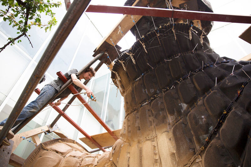 So wird die Konstruktion leicht und materialsparend. Schalungen für solch komplexe Formen auf konventionelle Weise herzustellen, würde wesentlich mehr Zeit und Material kosten.  (ETH Zürich/Mariana Popescu)