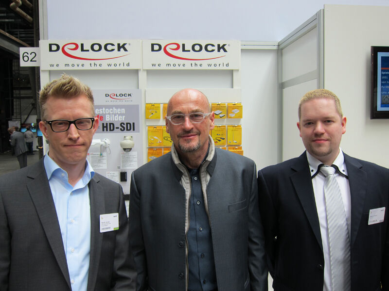 (v. l.) Marcel Jansen, ALSO, und Marcus Hetsch, TRAGANT, mit dem ehemaligen Stuntman Jochen Schweizer (Bild: IT-BUSINESS)