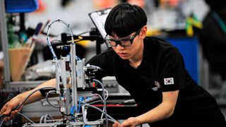 Berufliche Bildung auf höchstem Niveau in spannender Wettkampfatmosphäre live zu erleben – das versprechen die Wettbewerbe in Mechatronik, Industrie 4.0 und Water Technology auf der Motek 2022. (Bild: ARTEM_ABDULLIN/ World Skills )