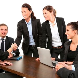 Schweizer Familienunternehmen setzen auf Werte um gut qualifizierte Mitarbeiter zu rekrutieren.