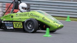 Der Forze V auf der Rennstrecke. (Bild: Bürkert)