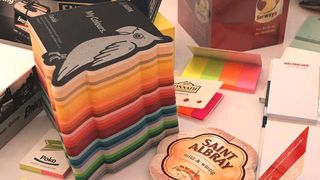 Was darf auf einer Werbemittel Messe nicht fehlen? Notizblöcke in allen Farben und Formen! (marconomy / Elisa Mundt)
