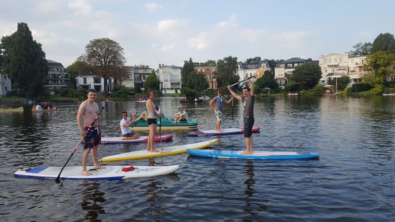 Diese Gruppe wurde freiwillig nass.  (Bild: Markensturm)