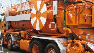 Der neue zinkchromatfreie 2K-Washprimer von Spies Hecker soll stark beanspruchte Nutzfahrzeuge vor Korrosion schützen und erfüllt gleichzeitig die Bestimmungen der EU Reach-Verordnung. (Axalta)