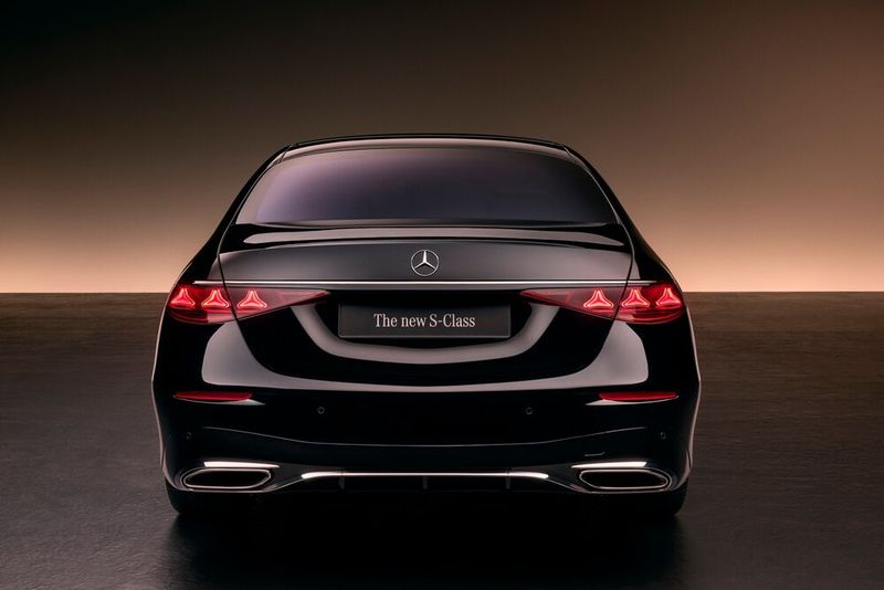 Chrome jewelry will continue to be the order of the day in the luxury class. (Image:Mercedes-Benz)