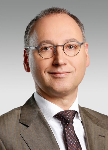 „Für das Geschäftsjahr 2017 rechnen wir weiterhin mit einer Fortsetzung der positiven Entwicklung“, sagte Vorstandsvorsitzender Werner Baumann. (Bayer)