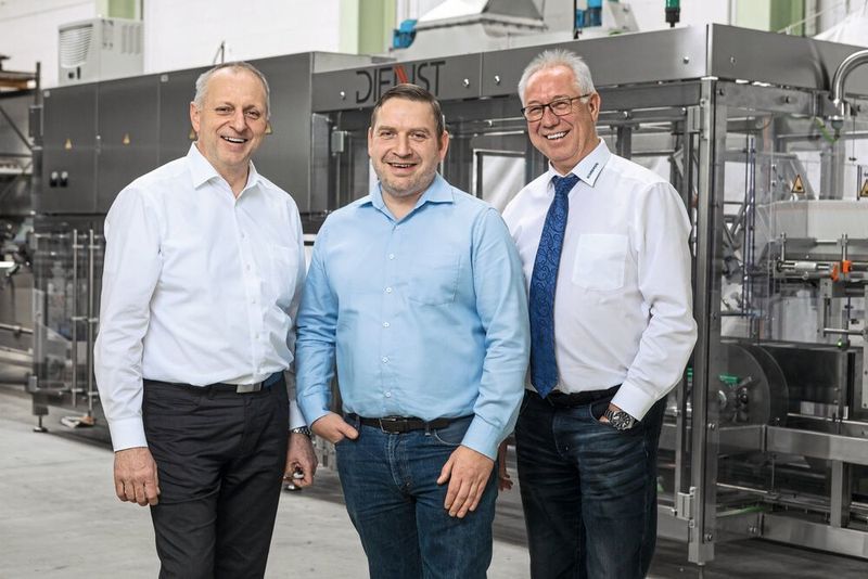 (v.l.) Roland Kaluza, Leiter Konstruktion bei Dienst, Michael Sünder, Vertriebsleiter bei Dienst, und Horst Rudolph, Vertriebsaußendienst, Schmersal, haben für die Systemlösung eng zusammengearbeitet.  (Schmersal)