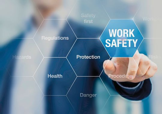 Im Gegensatz zu hauptamtlichen Sicherheitsingenieuren und Fachkräften für Arbeitssicherheit üben Sicherheitsbeauftragte in der Regel ihre Tätigkeit ehrenamtlich aus. Im Gegensatz zu hauptamtlichen Sicherheitsingenieuren und Fachkräften für Arbeitssicherheit üben Sicherheitsbeauftragte in der Regel ihre Tätigkeit ehrenamtlich aus.