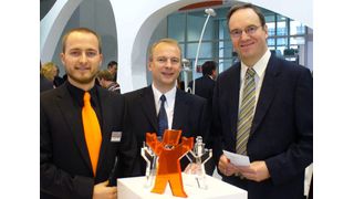 Urkundenübergabe zur Aufnahme der Elec-Con technology GmbH auf der electronica 2008 (v.l.): Sebastian Lyschick, Dr. Alfred Rast (beide Osram Opto Semiconductors), Dieter Bauernfeind (Elec-Con technology); Bild: Osram (Archiv: Vogel Business Media)