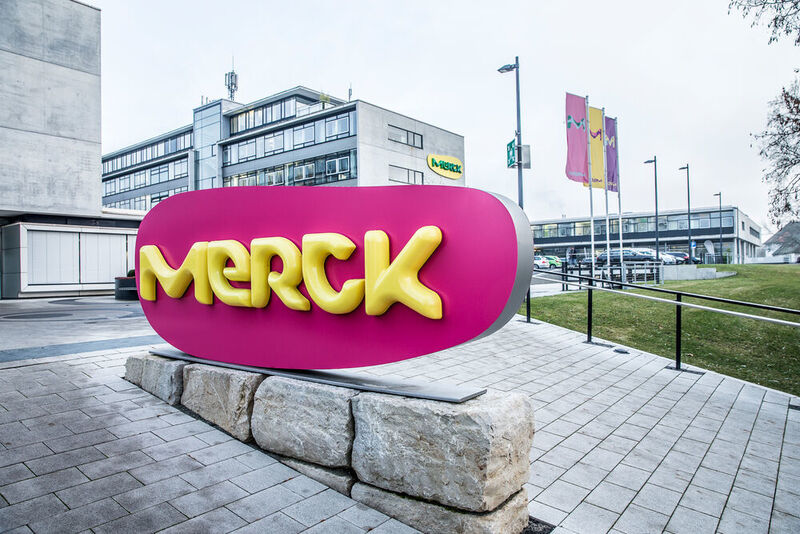 Der Umsatz von Merck stieg von Januar bis März gemessen am Vorjahreszeitraum um rund zwölf Prozent auf 5,2 Milliarden Euro. (Merck)