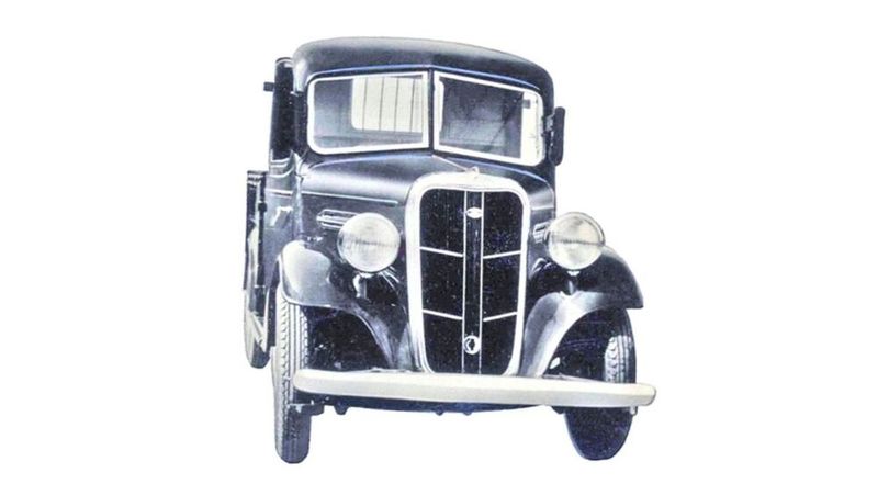 Im April 1937 baute die Hatsudoki Seizo Company schließlich das erste Fahrzeug mit vier Rädern, einen kleinen Lieferwagen mit der Typenbezeichnung „FA“. Ausgestattet war dieser mit einem 732-ccm-Viertakt-Boxermotor mit Zwangsluftkühlung. Das Produktionsvolumen betrug nur ca. 200 Einheiten. (Bild: Daihatsu)