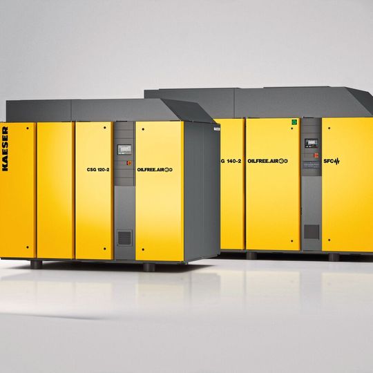 Die ölfrei verdichtenden Schraubenkompressoren der Baureihen CSG, DSG und FSG liefern nicht nur Druckluft sondern auch Prozesswärme.(Bild:  Kaeser Kompressoren)