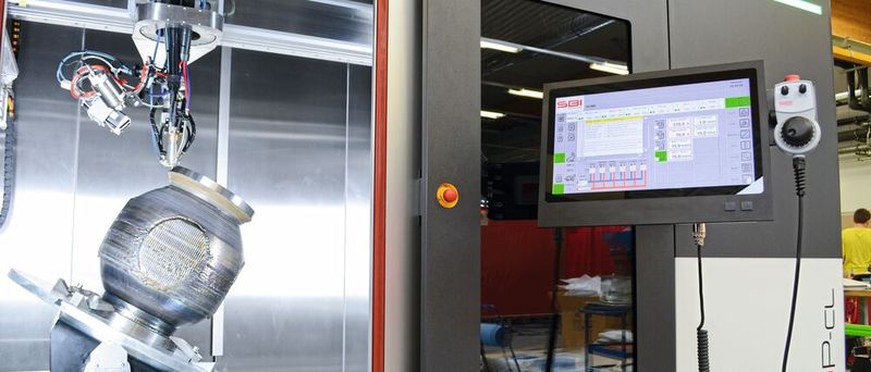 Die SBI GmbH entwickelt und produziert neben Geräten und automatisierten Anlagen für das Plasmaschweissen auch Anlagen für die additive Fertigung von Metallteilen durch das Plasma-Auftragsschweißen.(Bild:  Sigmatek)