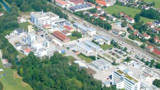 Die modernen Forschungs- und Fertigungsanlagen am Clariant-Standort Heufeld bei München. (Clariant)