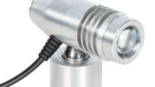 Die LED-Leuchte „Lichtblick“ ist die kleinste Arbeitsleuchte aus dem Produktportfolio von Bauer & Böcker. Sie ist trotz kompakter Bauweise robust, sparsam und lässt sich dank gummiummanteltem Magnetfuß flexibel anbringen. (Bauer & Böcker)