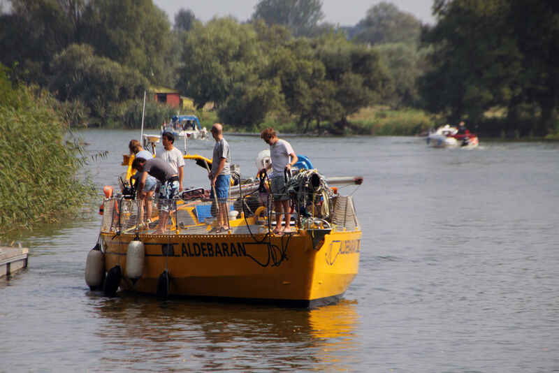 Das gelbe Forschungsschiff Aldebaran ist auf dem Gewässer ein echter Hingucker. (Bild: Albebaran/Niklas Felix Tomczak)