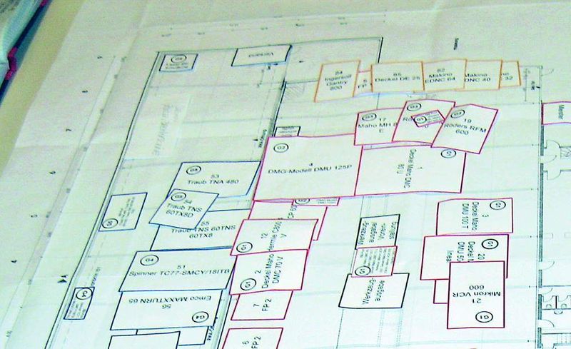 Bild 1: Bei der Layoutplanung wird mit einfach zu erstellenden, maßstabsgetreuen Papierschablonen gearbeitet, die während des Layoutentwurfs bedarfsgerecht umgeordnet werden können. (Archiv: Vogel Business Media)