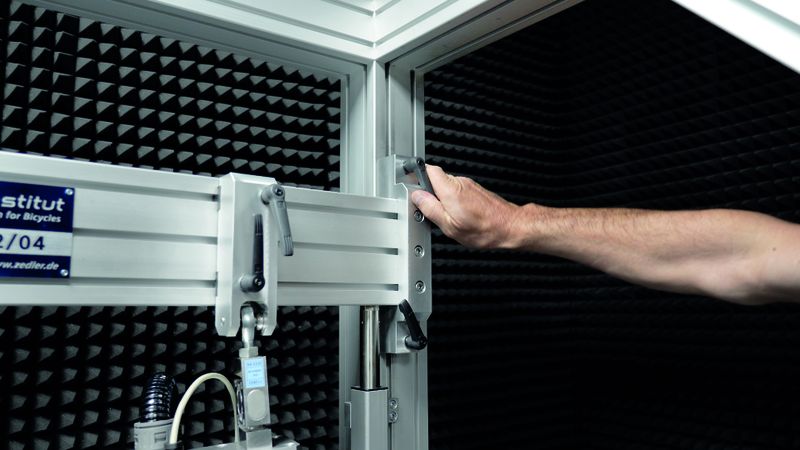 Die Norelem Klemmhebel dienen dem schnellen Fixieren und Positionieren. (Bild: Zedler-Institut/Norelem)