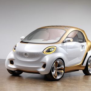 Electormobility on the rise: Chairman of the Board of Management of Daimler AG, Dr. Dieter Zetsche, and Chairman of the Board of Executive Directors of BASF SE, Dr. Kurt Bock, at the concept vehicle smart forvision. Together with BASF, the largest automotive supplier in the chemical industry, smart is demonstrating its leading role in the use of forward-looking technologies above and beyond the drive system.