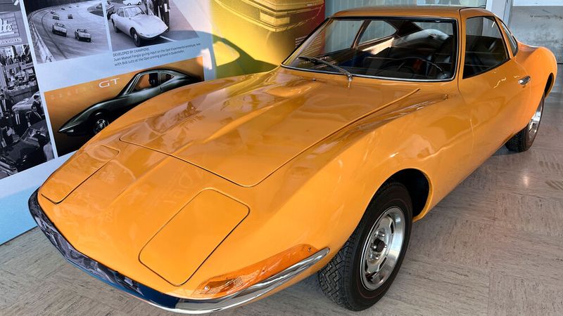 Debütierte 1965 gemeinsam mit dem Kadett B: Der Opel GT Experimental war Vorbote des Seriensportlers, der ab 1968 auf die Technik des Kadett vertraute. (Bild: Opel)