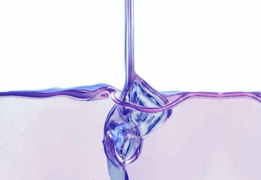 Forscher aus Großbritannien haben entdeckt, dass mit Epoxy-Gruppen funktionalisierte Nanopartikel ein Motoröl-Additiv abgeben, das die Reibung stärker vermindert als bisherige Zusätze. Wie das im Wesentlichen funktioniert, verraten die Experten hier.(Bild:  Detolinum)