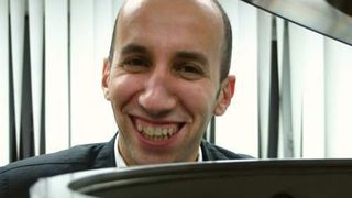 Dr. Emad Flear Aziz Bekhit, diesjähriger Dale Sayers Preisträger, hat Proteine in ihrer realen Umgebung mit Synchrotronstrahlung untersucht.  (Bild: HZB)