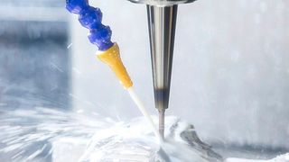 Auch Metallbearbeiter sehen sich angesichts gewisser Trends vor Hürden gestellt, die genommen werden müssen, um im Spiel zu bleiben. Rhenus Lub will ihnen mit seinen Kühlschmiermitteln (KSS) gezielt helfen, den Anforderungen gerecht zu werden. (Bild: Rhenus Lub)