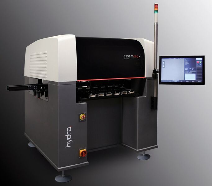 Serienreif: Essemtecs vollautomatische 3-D-Dispens- und Bestückungsmaschine Hydra (Essemtec)