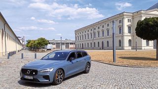 In der Top-Version „Polestar Engineered“ kommt der Volvo V60 Recharge T8 AWD in den Genuss einer Leistungsoptimierung sowie exklusiven Sonderausstattung. (Bild: Dominsky / »kfz-betrieb« )