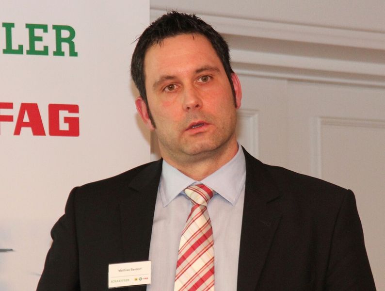 Matthias Bandorf, Leiter neue Geschäftsfelder bei Schaeffler, stellte die Kompletteinheit aus Fanglager, Magnetlager und Service vor. (Michel)